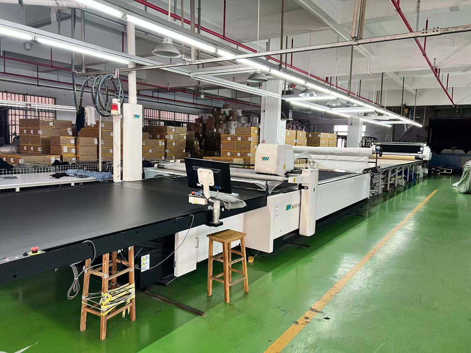 Automatic Fabric Cutting Machine